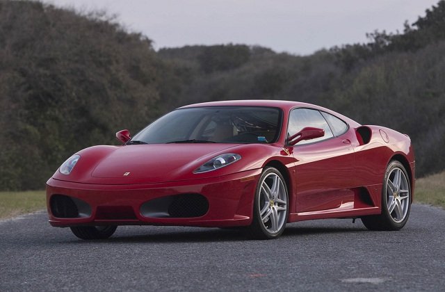 1.5 milyonluq “Ferrari”si var, amma yardım istədi