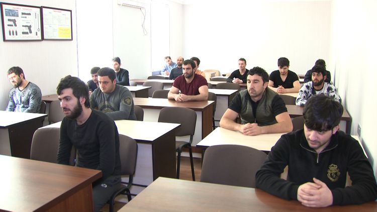 Karantin rejimini pozduğu üçün həbs edilən şəxslərlə görüş keçirilib - FOTO