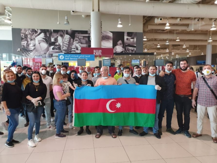 Dubaydan 149 azərbaycanlı Bakıya yola salındı - FOTO