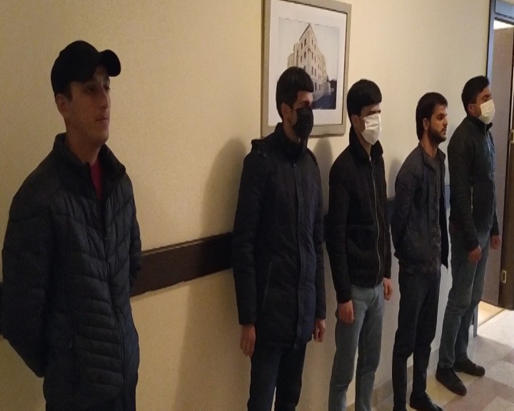 Karantini pozan domino oyunçuları cərimələndi