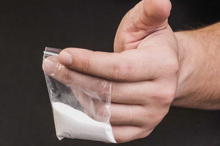 Polis əməliyyat keçirdi, narkotacirlər saxlanıldı