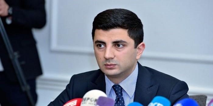 Onlayn müsahibədə iştirak üçün150 müəllim müraciətini təsdiq edib - Eşqi Bağırov