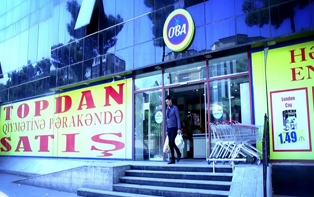 Tibbi maska taxıb marketə basqın etdi