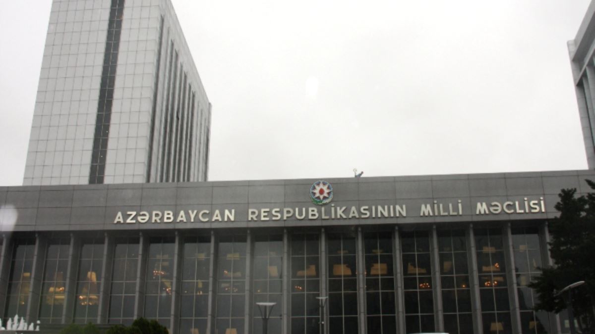 Milli Məclis Cinayət Məcəlləsinə 200-ə yaxın dəyişiklik etdi