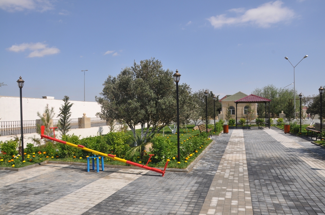 Bəzi şəhər və rayonlarda parklar BAĞLI QALDI