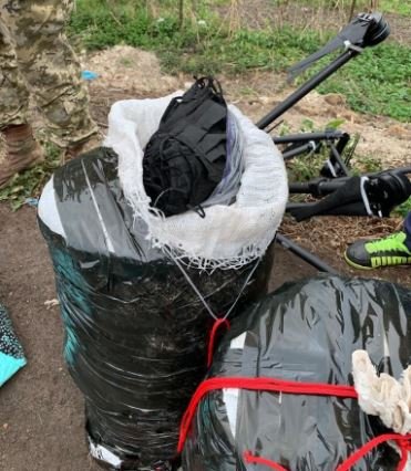 Dronla xaricə tibbi maska keçirmək istədi, sərhədçilər atəş açdı