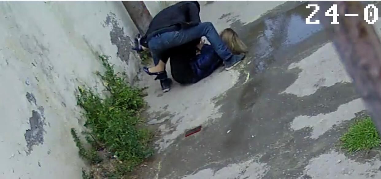 Bakıda keçmiş məhkum küçədə qadını qarət etdi - FOTO/VİDEO