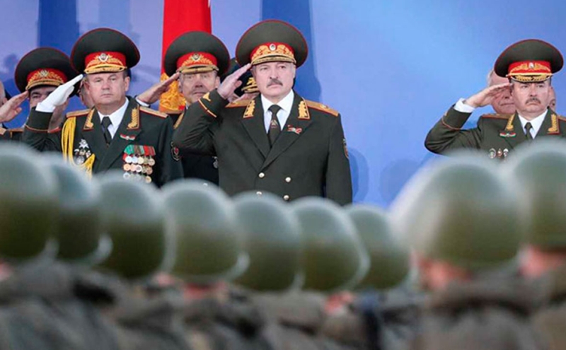 Lukaşenko MDB liderlərini hərbi parada dəvət etdi