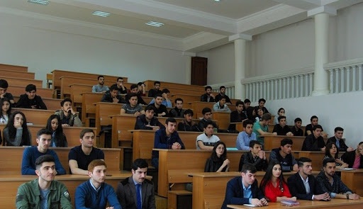 Tələbələr buraxılış işlərini onlayn formada verəcək