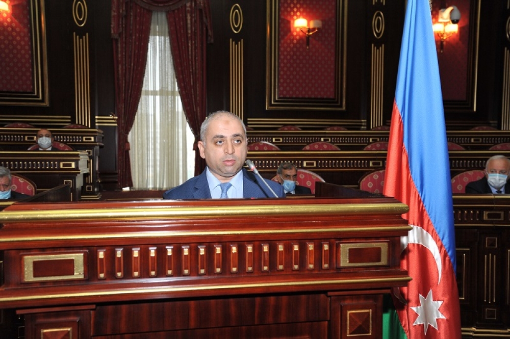 Ali Məhkəmənin hakimləri and içdilər