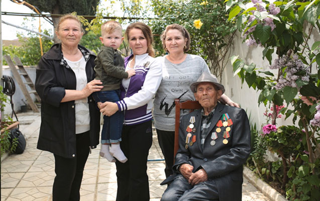 “Azercell” veteranları təbrik etdi - Foto