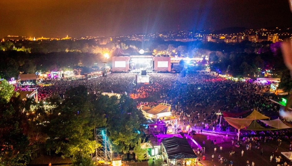Daha bir musiqi festivalı təxirə salındı