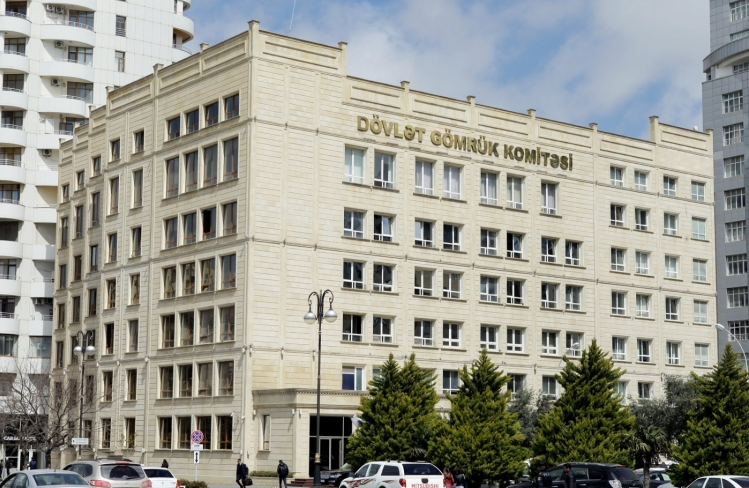 Dövlət büdcəsinə gömrük daxilolmaları artıb