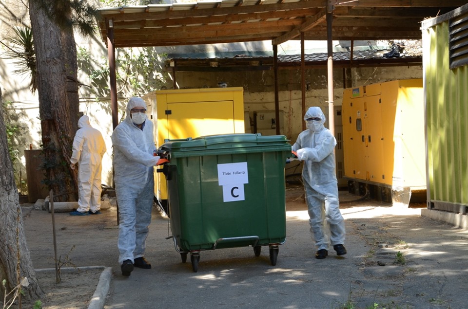Azərbaycandakı koronavirus xəstələrinin və həkimlərin geyimləri YANDIRILIR - RƏSMİ  