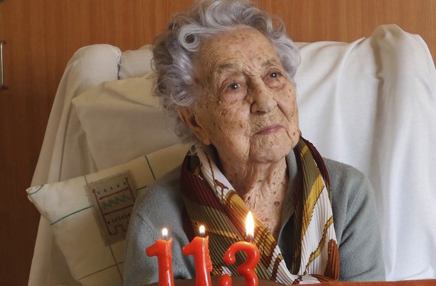 113 yaşında koronavirusa qalib gələn qadın – FOTO