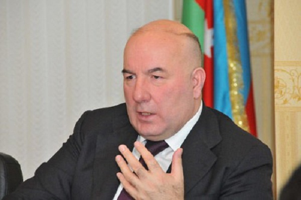 “Əgər bu olmasaydı, bağlanan bankların siyahısı genişlənərdi” - Elman Rüstəmov