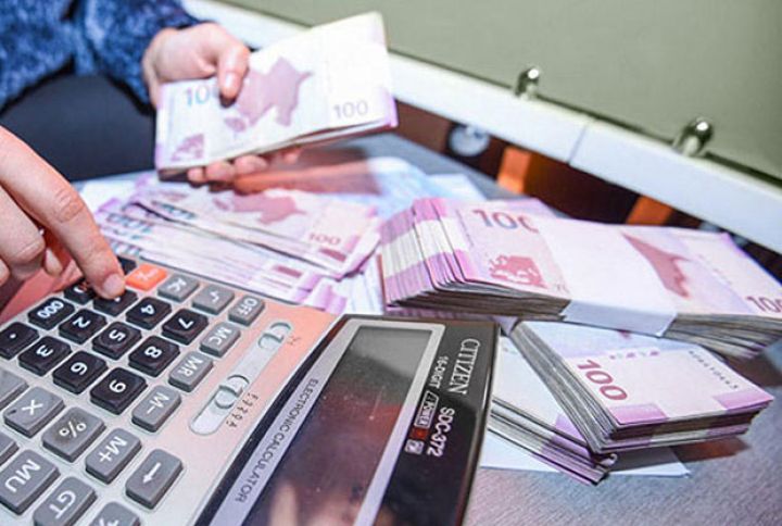 Muzdlu işçilərə və fərdi sahibkarlara ödənilən vəsaitin məbləği AÇIQLANDI