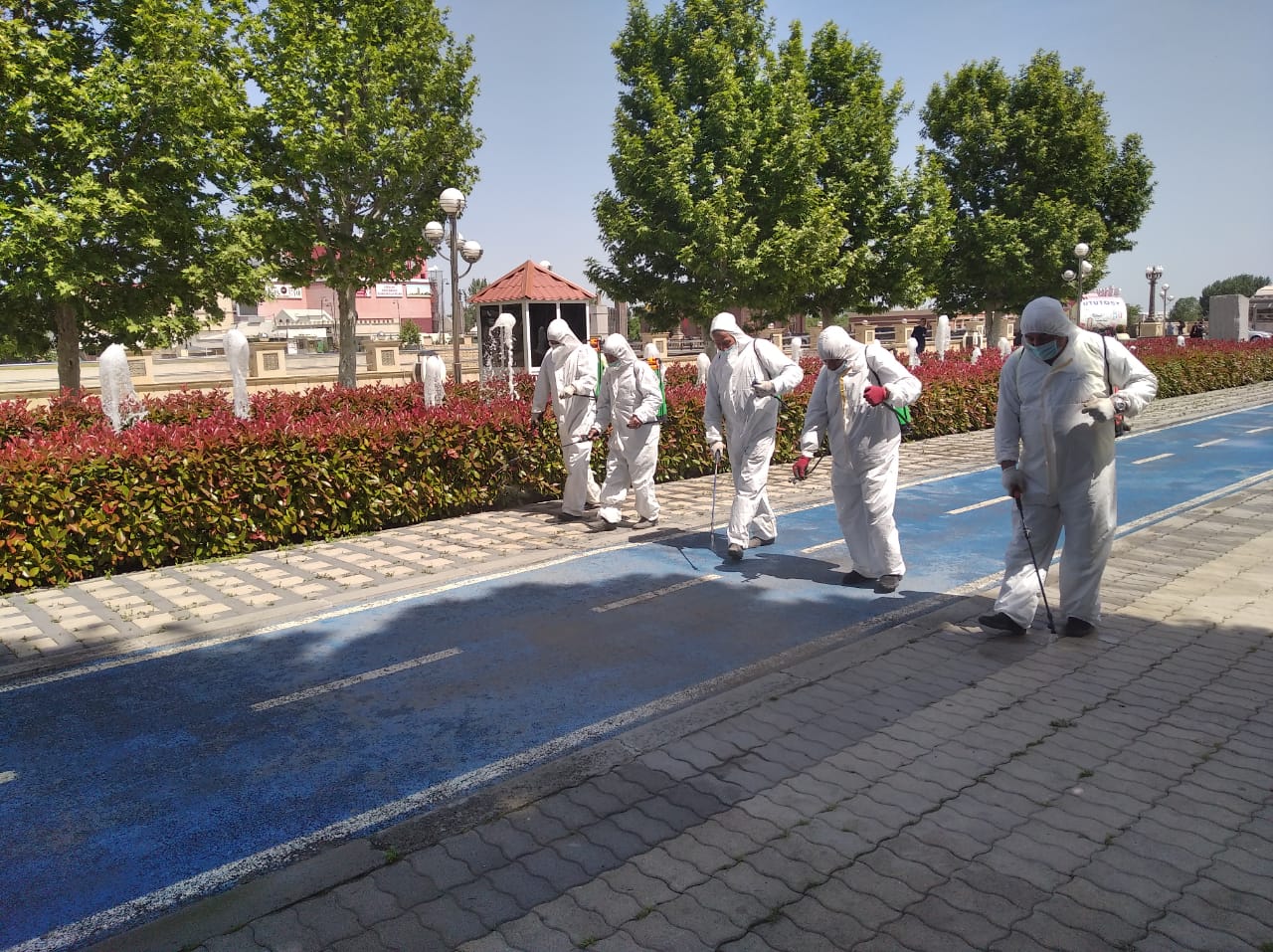 Gəncədə parklar hazır vəziyyətə gətirilir - FOTO