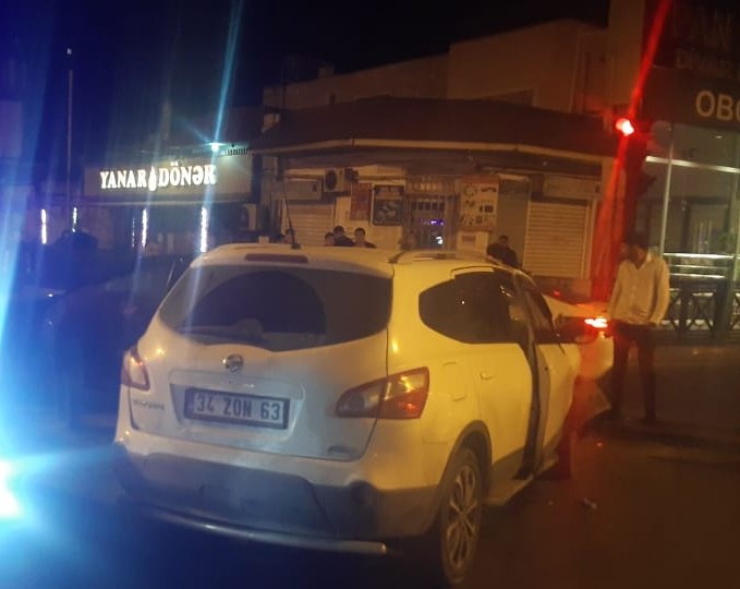 Bakıda Türkiyə qeydiyyat nömrəli avtomobil qəzaya düşdü