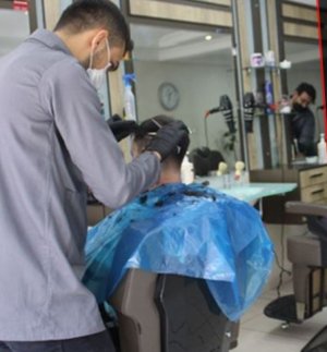 Türkiyədə bərbər koronavirusa yoluxdu, 125 nəfər karantinə alındı