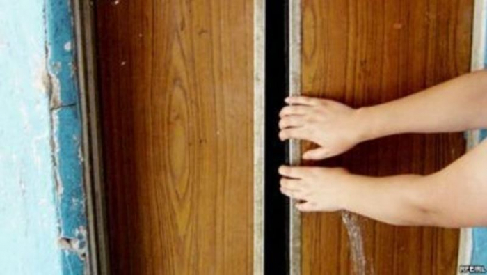 Liftdə qalan 5 nəfər xilas edildi - 1-i azyaşlıdır