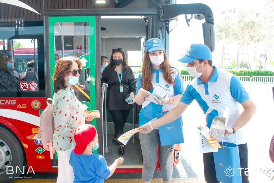 Vətəndaşlara pulsuz maska paylanılır - FOTO