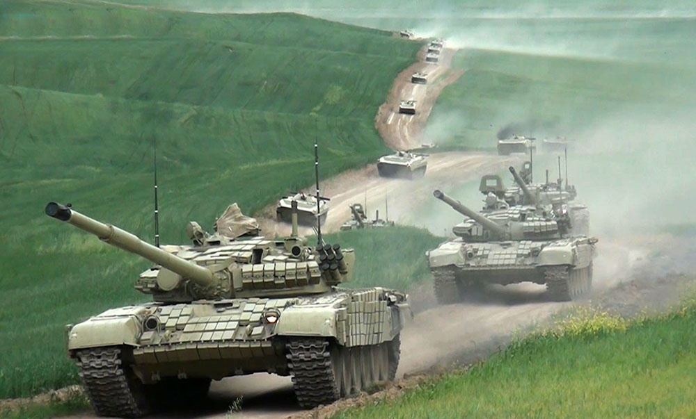 Azərbaycan ordusu start mövqelərinə çıxarılıb - FOTOLAR