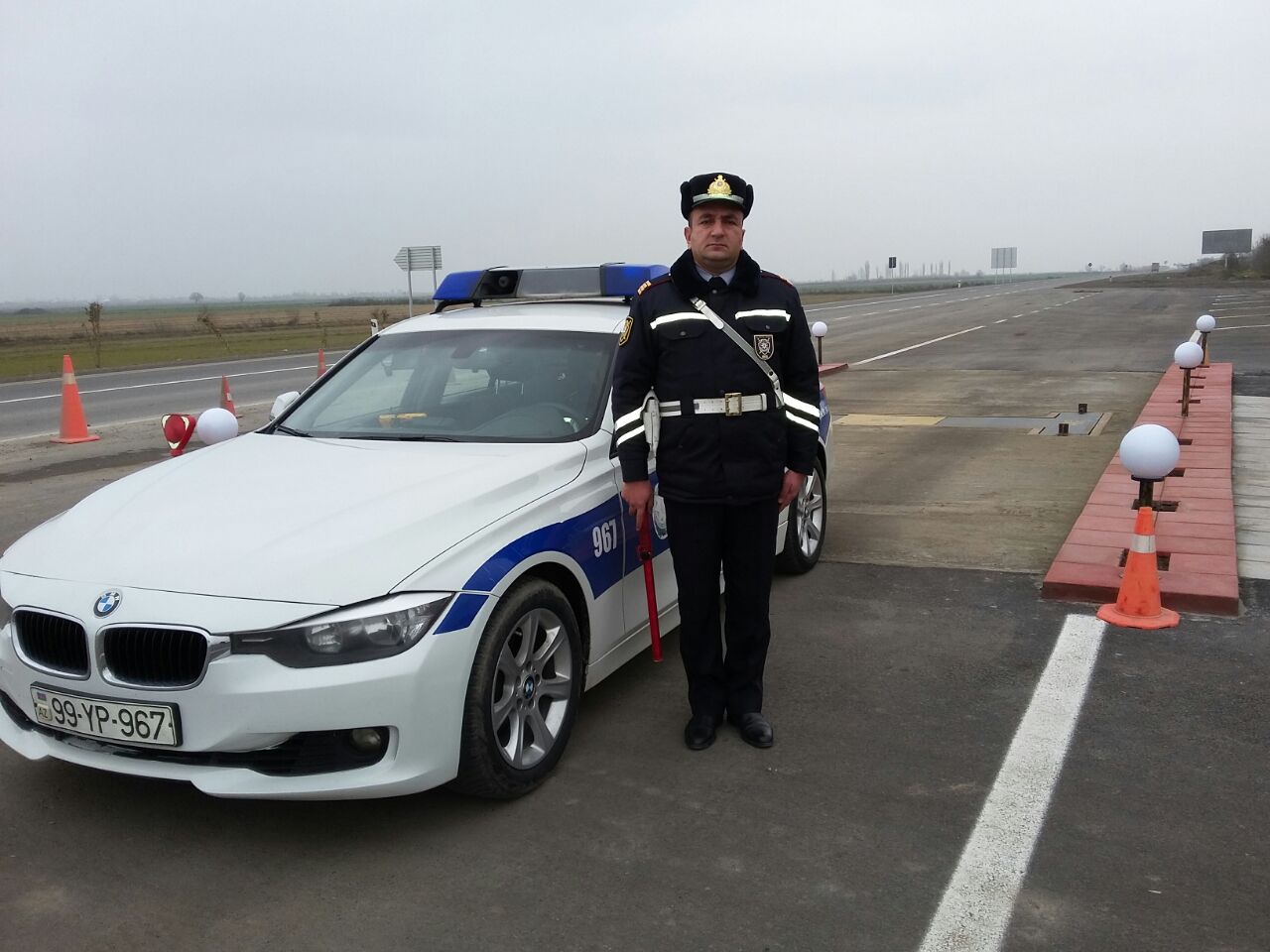 Yol polisindən müddəti bitmiş sürücülük vəsiqələrilə bağlı yeni QƏRAR