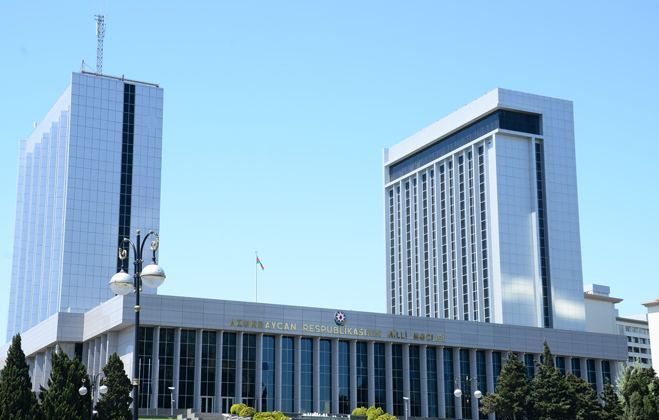 İki qanun layihəsi parlamentin plenar iclasına tövsiyə olundu