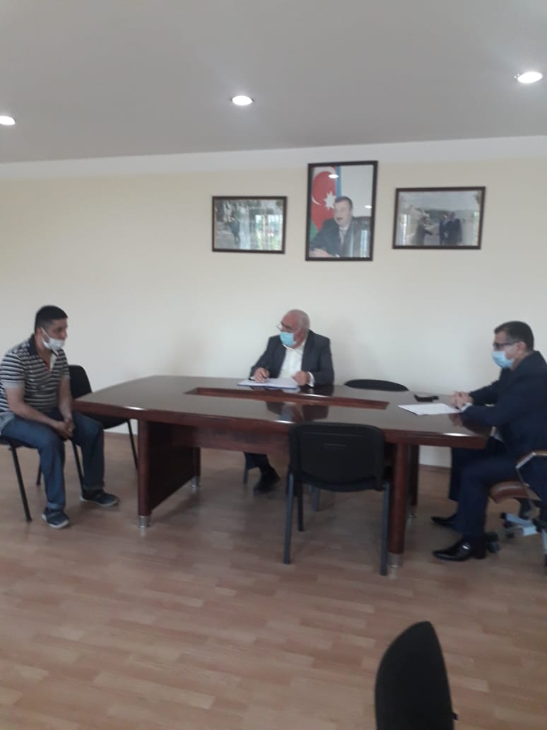 Novruz Aslanov seçiciləri qəbul etdi  