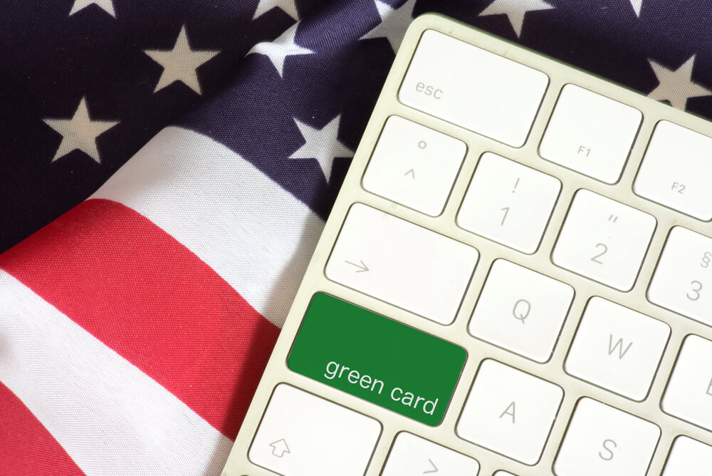 Amerikada yaşamaq şansı verən “Green Card”a kimlər müraciət edə bilər? - VİDEO