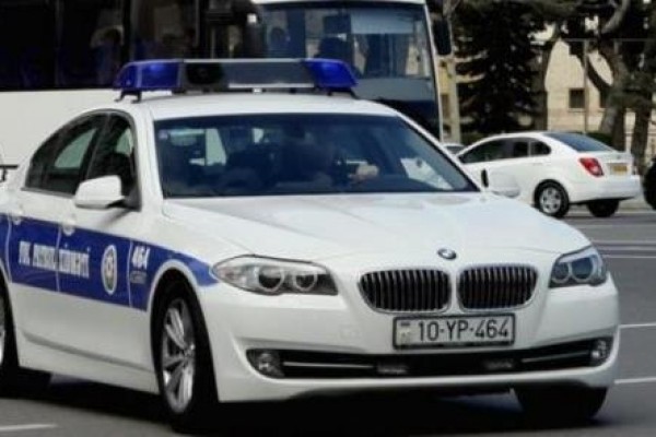 Bakıda polis maşınında uşaq dünyaya gəldi