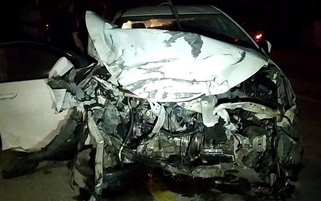 Qubada ağır qəza: maşın ağaca çırpıldı