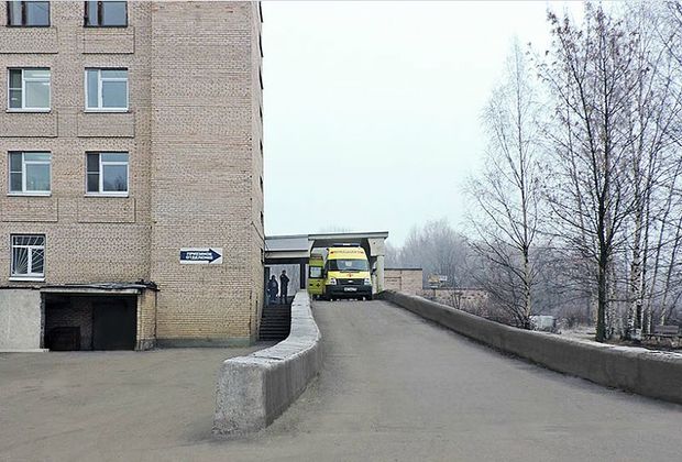 Koronavirus xəstələri dalaşdı - 1 nəfər bıçaqlandı