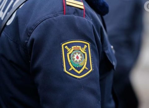 “Bu əziyyətin qarşılığı polisə zibil atmaq olmamalıydı” - ETİRAZ