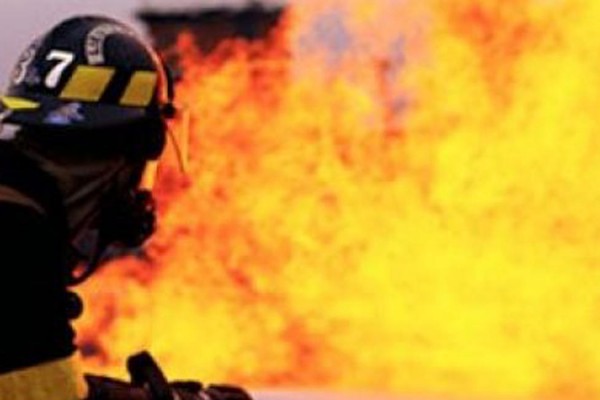 Bakıda çoxmərtəbəli binada YANĞIN - 20 nəfər təxliyə olundu