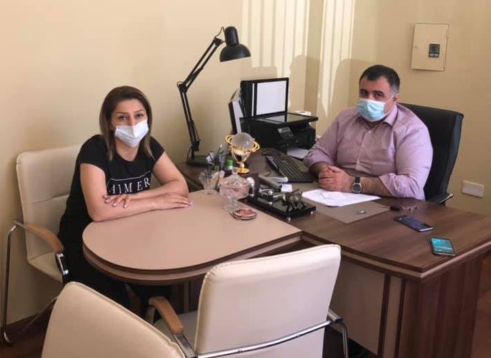 Polisin “Sən dovşansan!” dediyi qadının oğlu həbsdən BURAXILDI