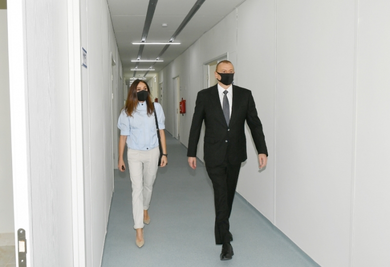 Prezident və birinci xanım xəstəxana açılışında... - FOTOLAR