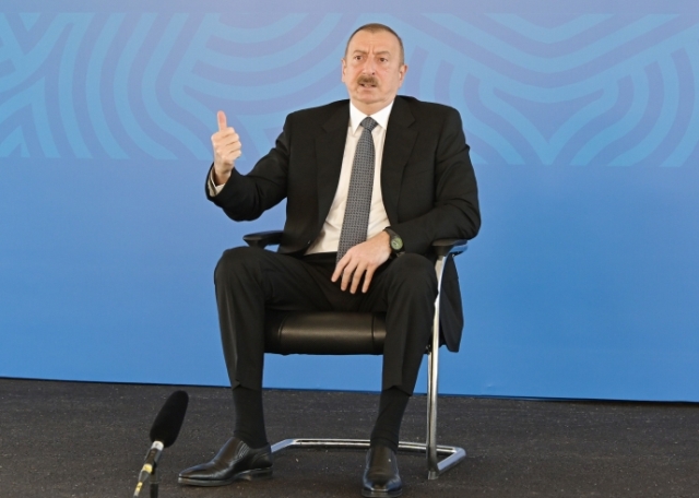 “Bizdə ölüm səviyyəsinin çox aşağı olması, ilk növbədə, həkimlərin peşəkarlığı, fədakarlığı hesabınadır” - Prezident