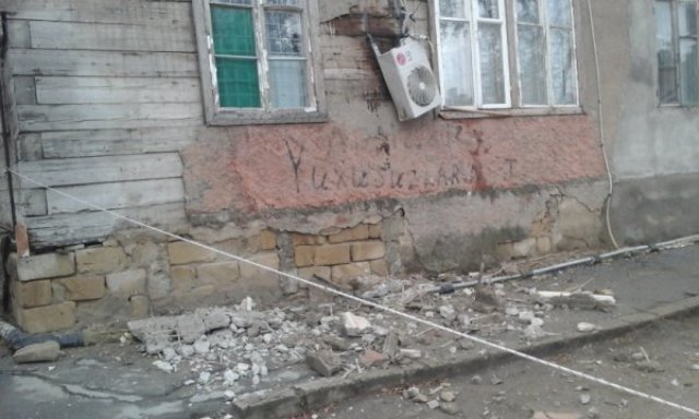 Sumqayıtda bina uçdu: dağıntılar altında qalanlar var - YENİLƏNİB