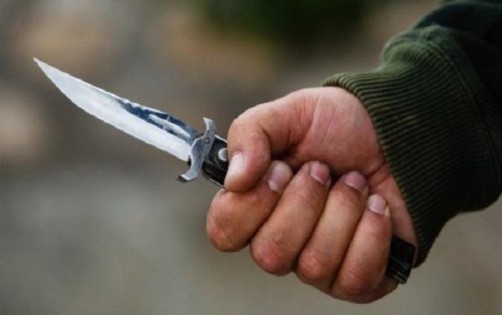 Bakıda 60 yaşlı kişi özünü bıçaqladı