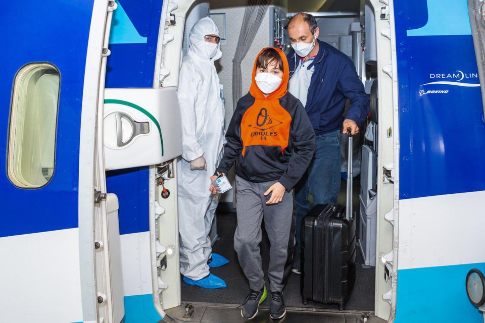 ABŞ-dan təxliyə olunan azərbaycanlılar Bakıda - FOTO