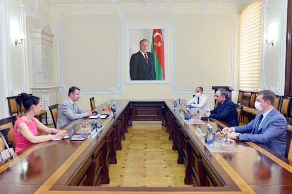 Baş prokuror səfirlə GÖRÜŞDÜ