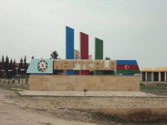 Neftçalaya içməli suyu hələ də sudaşıyan maşınla verirlər  