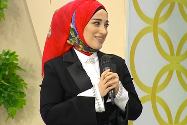 Allahşükür Paşazadənin qızı ilk dəfə efirə çıxdı - VİDEO