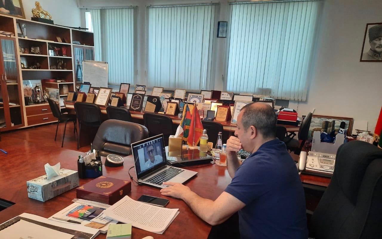 Gənclər və idman komitəsi gənclərlə onlayn konfrans keçirdi - FOTO