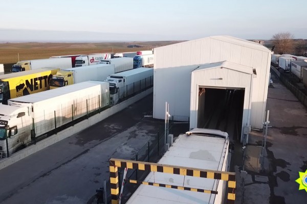 Gömrükçülərdən ƏMƏLİYYAT: Yük avtomobilindən 108 kq heroin aşkar edildi