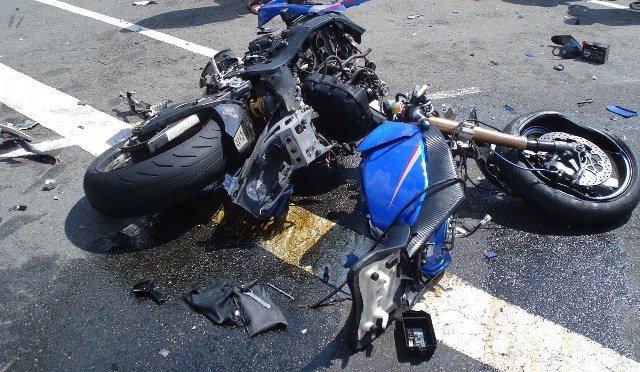 Bakıda motosiklet avtomobillə toqquşdu