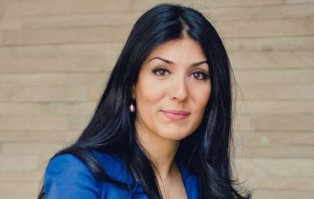 Nigar Arpadarai düymə basmaqda həmkarları ilə rəqabət apara bilmir