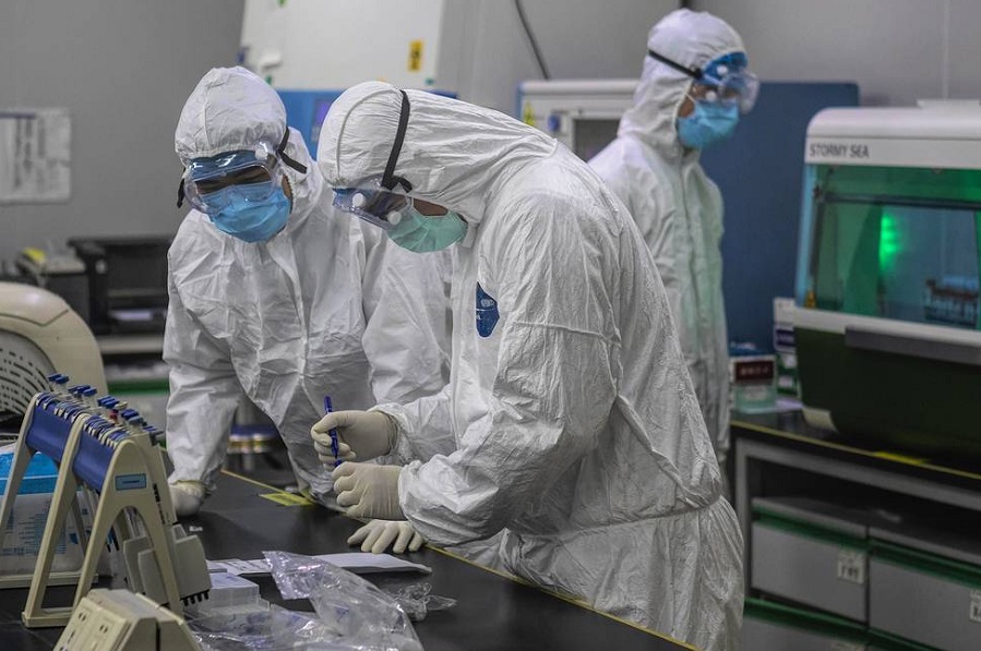 Rusiyada koronavirus vaksininin payızda istehsalı gözlənilir